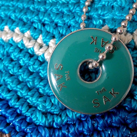 The Sak Small Blue Zig Zag Striped Crochet Lined Summer Beach Shoulder Bag - Picture 3 of 6